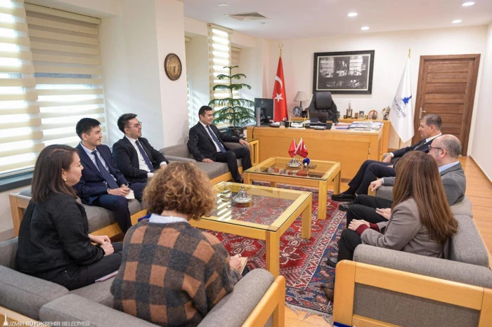 Başkan Tugay&rsquo;dan Kırgız Heyetine Aytmatov K&uuml;t&uuml;phanesi M&uuml;jdesi