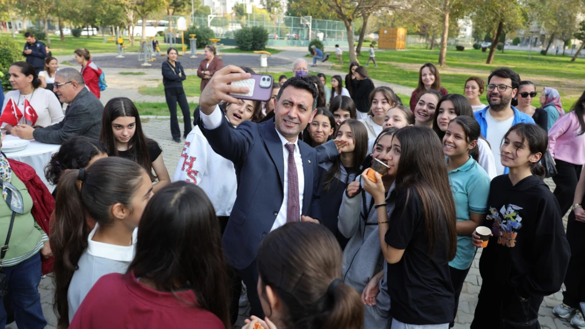 Bayraklı’da dijital dershane projesi hizmete açıldı