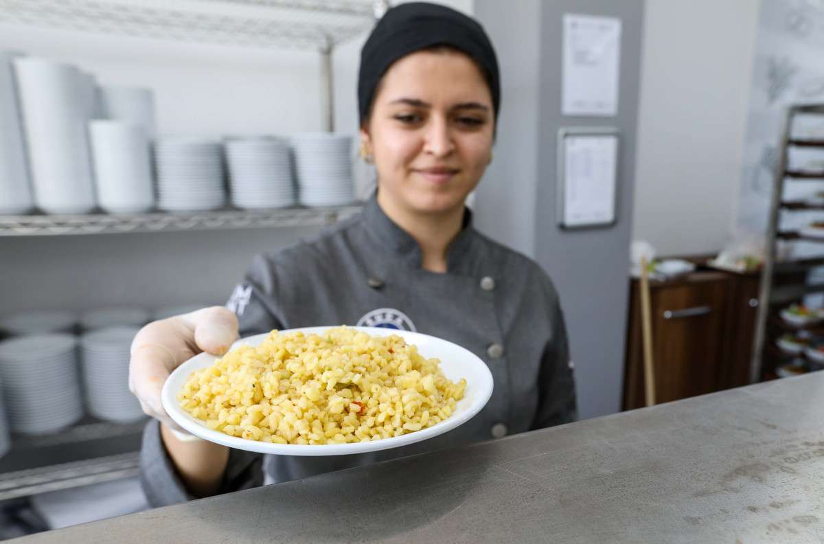 Belediye Lokantası ile öğrencinin yüzü güldü