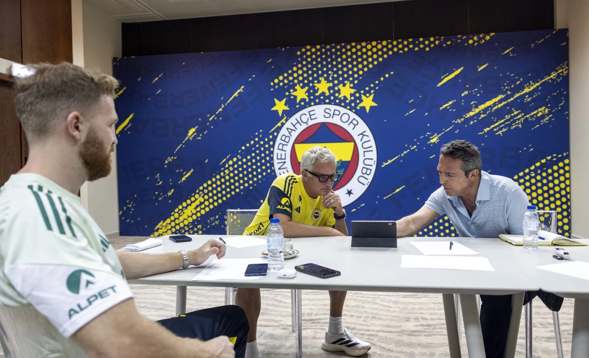 Benfica Öncesi Fenerbahçe’den Orta Sahaya Hamle
