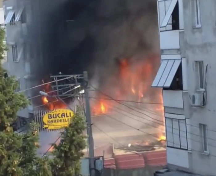 Binada Çıkan Yangın Buca’da Panik Yarattı
