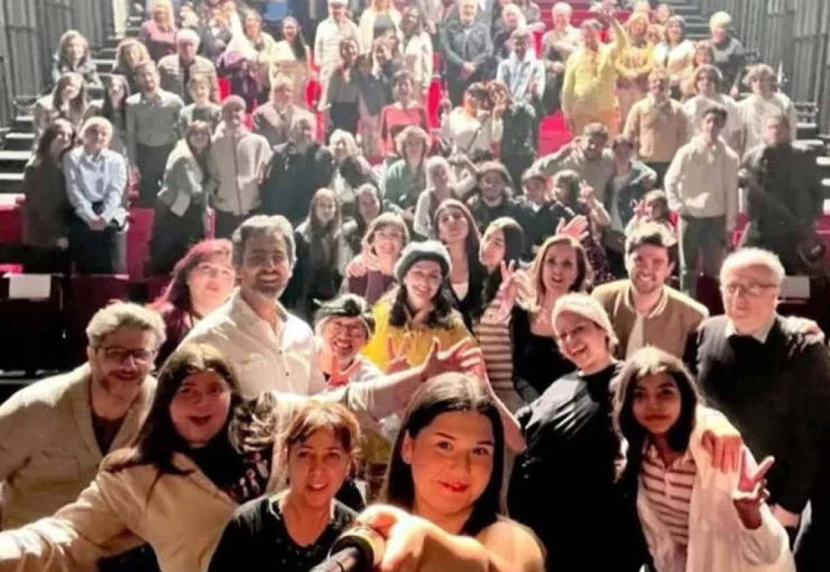 Binfikir Tiyatrosu&rsquo;ndan Br&uuml;ksel'de &ccedil;ifte bayram