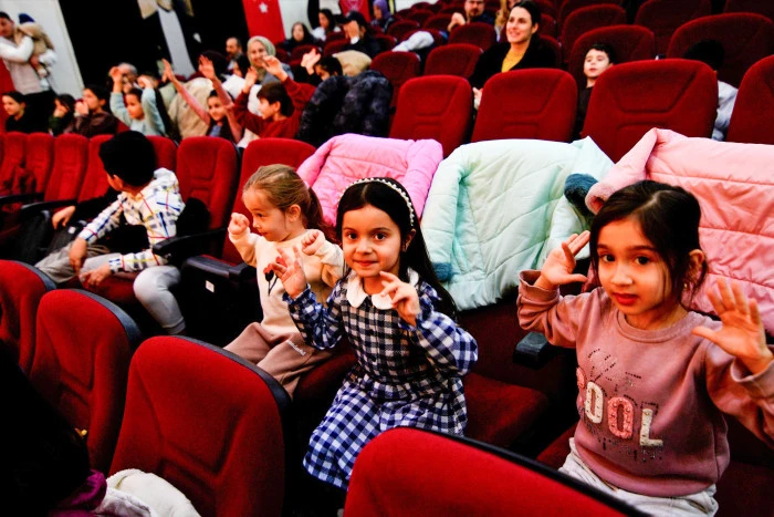 Bornova&rsquo;da Yarıyıl Tatili &Ccedil;ocuk Tiyatrosuyla Şenleniyor