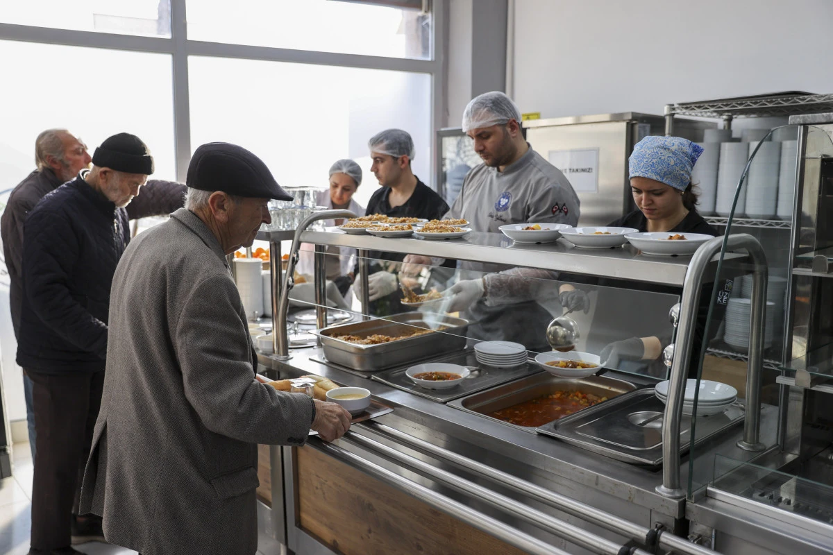 Buca Belediyesi&rsquo;nden ihtiya&ccedil; sahiplerine g&uuml;&ccedil;l&uuml; destek