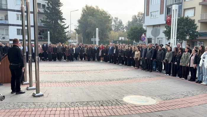 Büyükşehir’de Saatler Ata’ya Saygı İçin Durdu