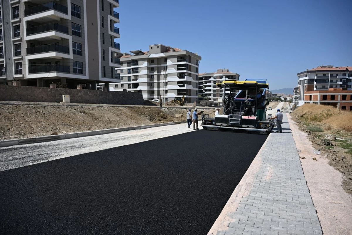 Büyükşehir’den Akhisar ve Turgutlu’ya Asfalt Çalışması