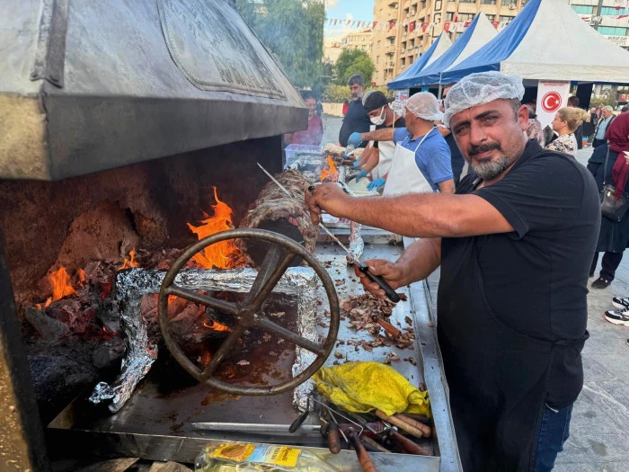 Cağ Kebabı ve Kültür İzmir’de Buluştu