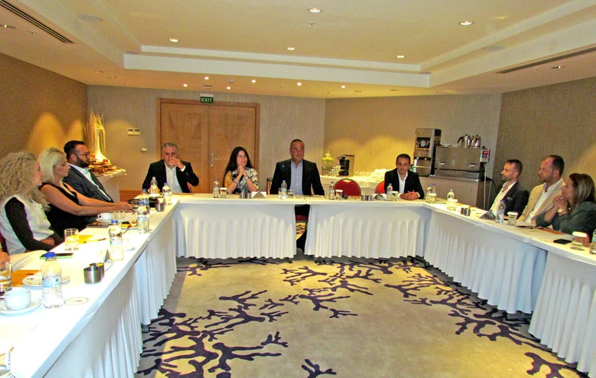 Çeşme İş İnsanları Derneği Kadın Enerjisiyle Yenileniyor