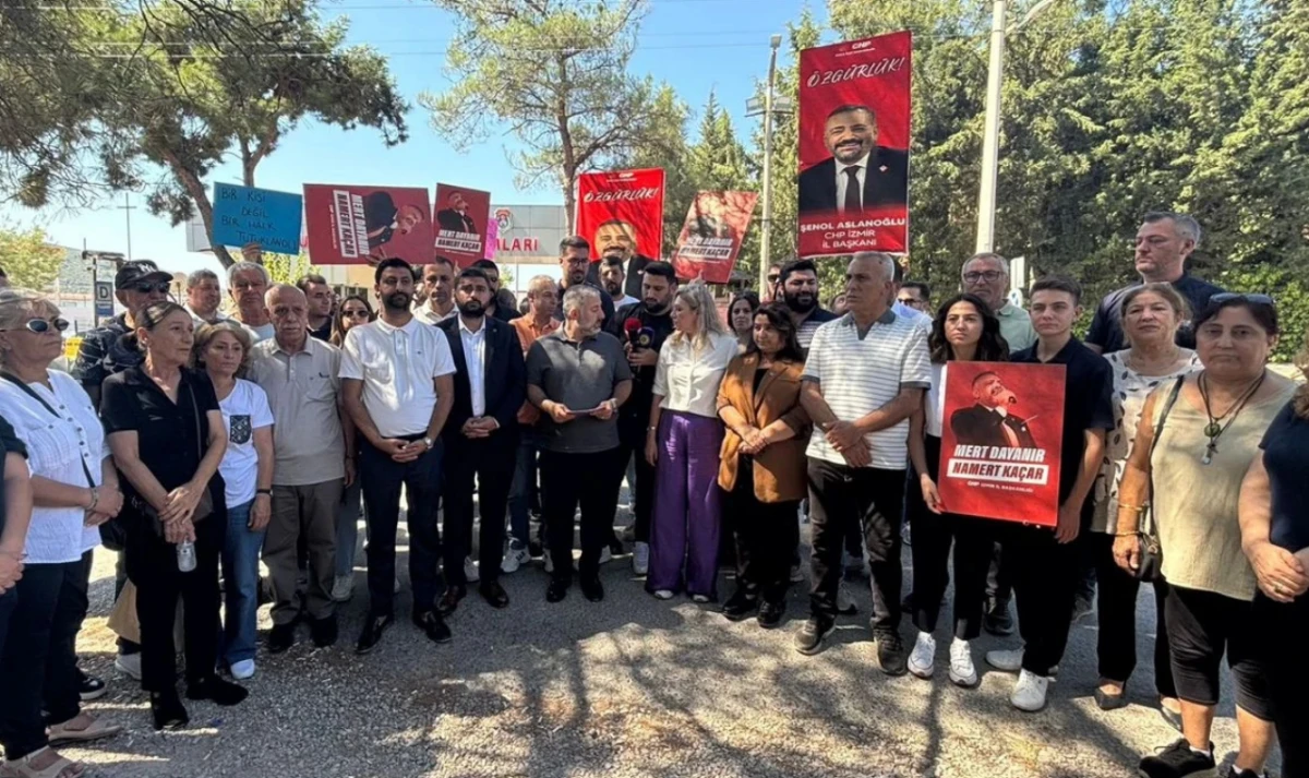 CHP Buca’dan Aslanoğlu için cezaevi önünde destek