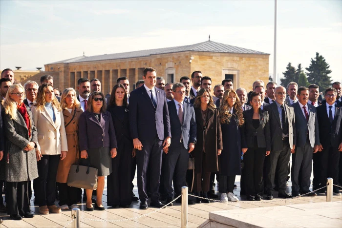 CHP il Örgütü Anıtkabir'de