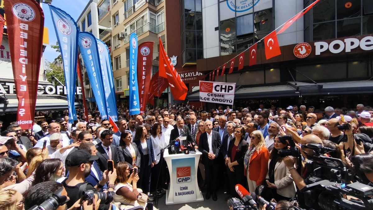 CHP İzmir’den Özgür Özel’e Destek: “CHP Geri Çekilmez!”