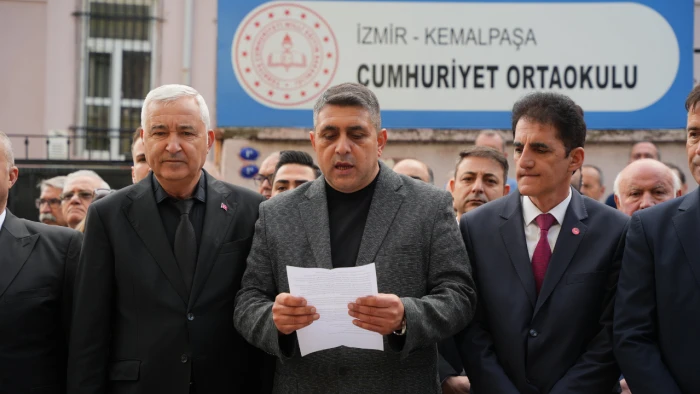 CHP Kemalpaşa’dan MEB’e 10 Kasım tepkisi