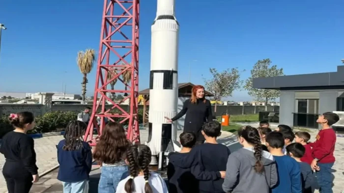 Çiğli Belediyesi'nden minik jimnastikçilere uzay yolculuğu