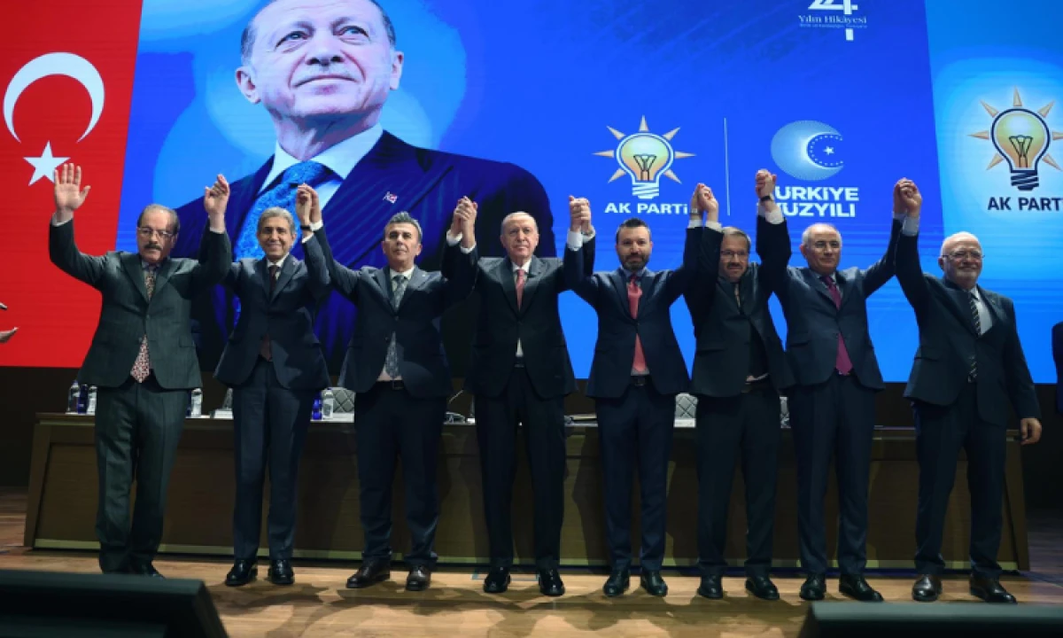 Cumhurbaşkanı Erdoğan rozetleri taktı: 4 belediye başkanı AK Parti&rsquo;de