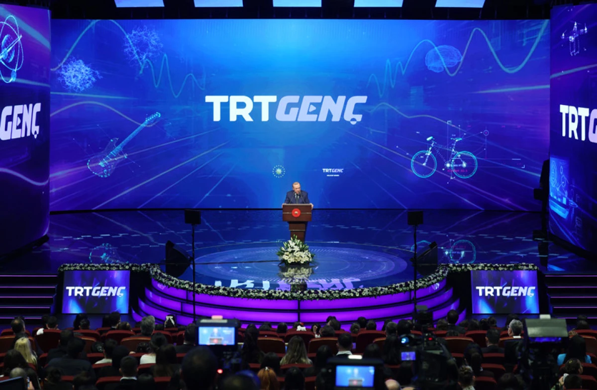 Cumhurbaşkanı Erdoğan&rsquo;dan aile ve gen&ccedil;lik vurgusu