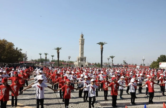 Cumhuriyet coşkusu İzmir sokaklarını saracak