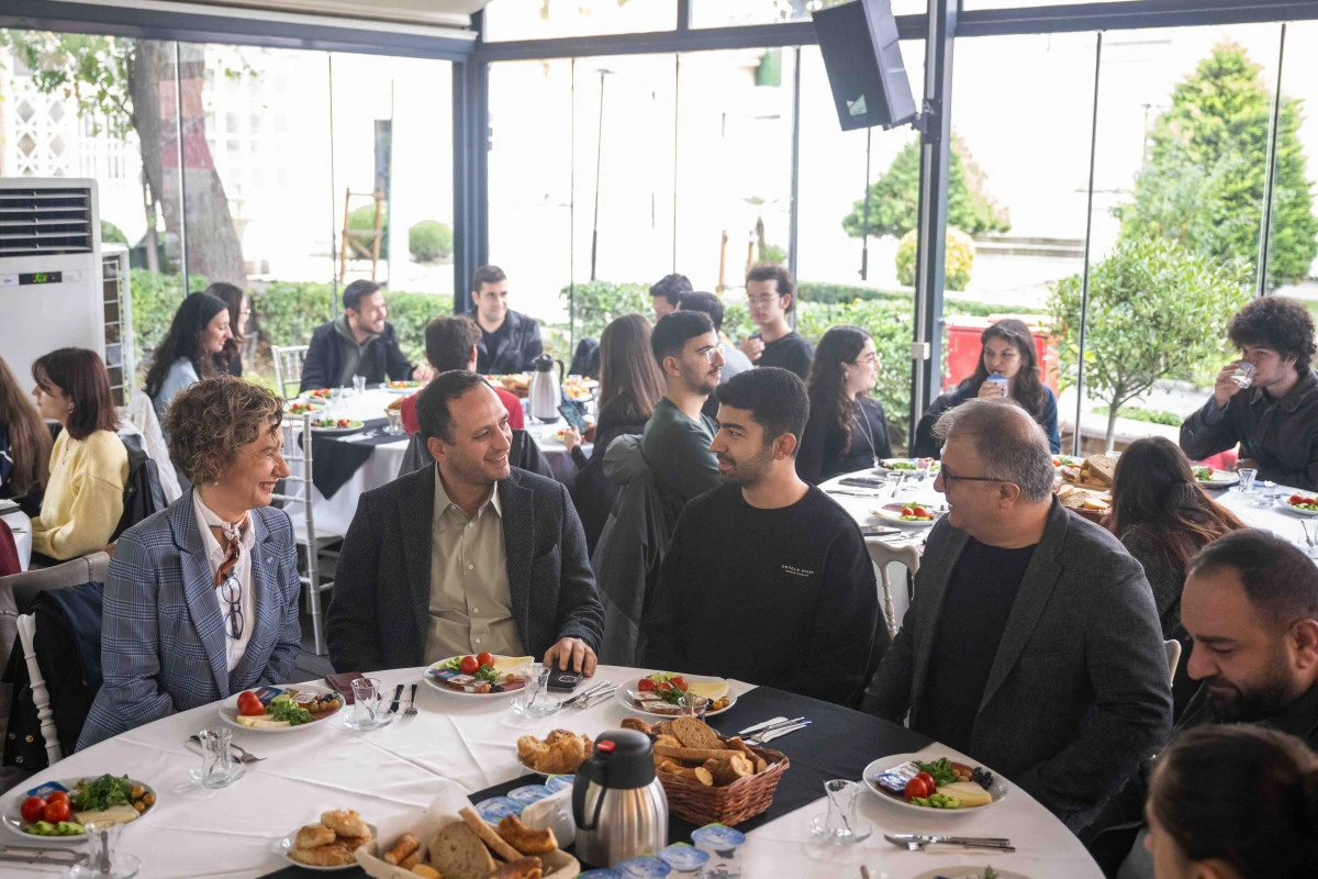 ÇYDD Bornova’da gençlerle Cumhuriyet vurgusu