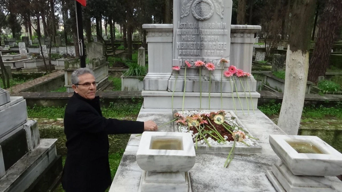 Demirci Mehmet Efe mezarı başında anıldı
