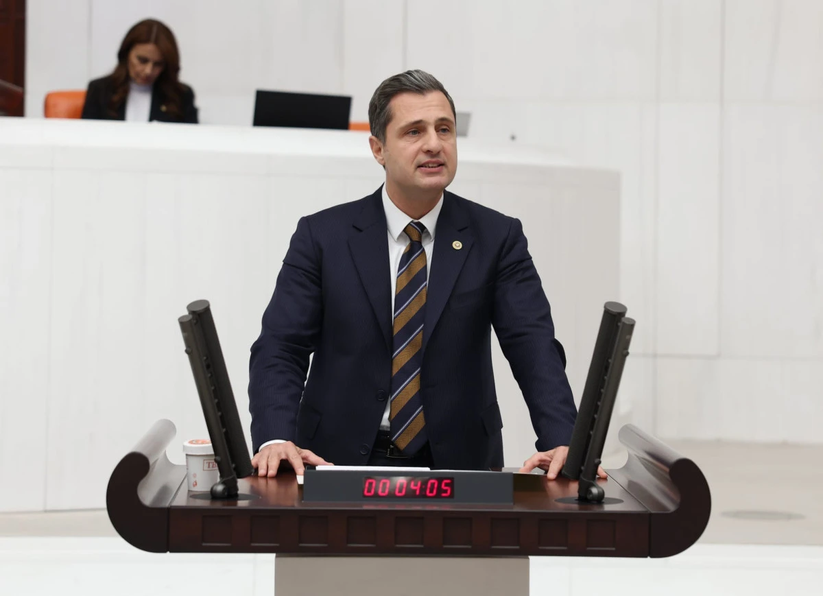 Deniz Yücel'den iktidara sert eleştiri