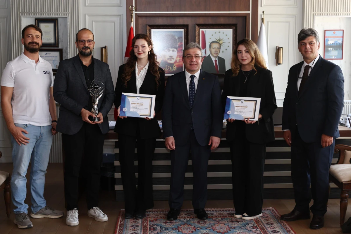 DEÜ GSF öğrencileri Animasyon dalında ikincilik kazandı