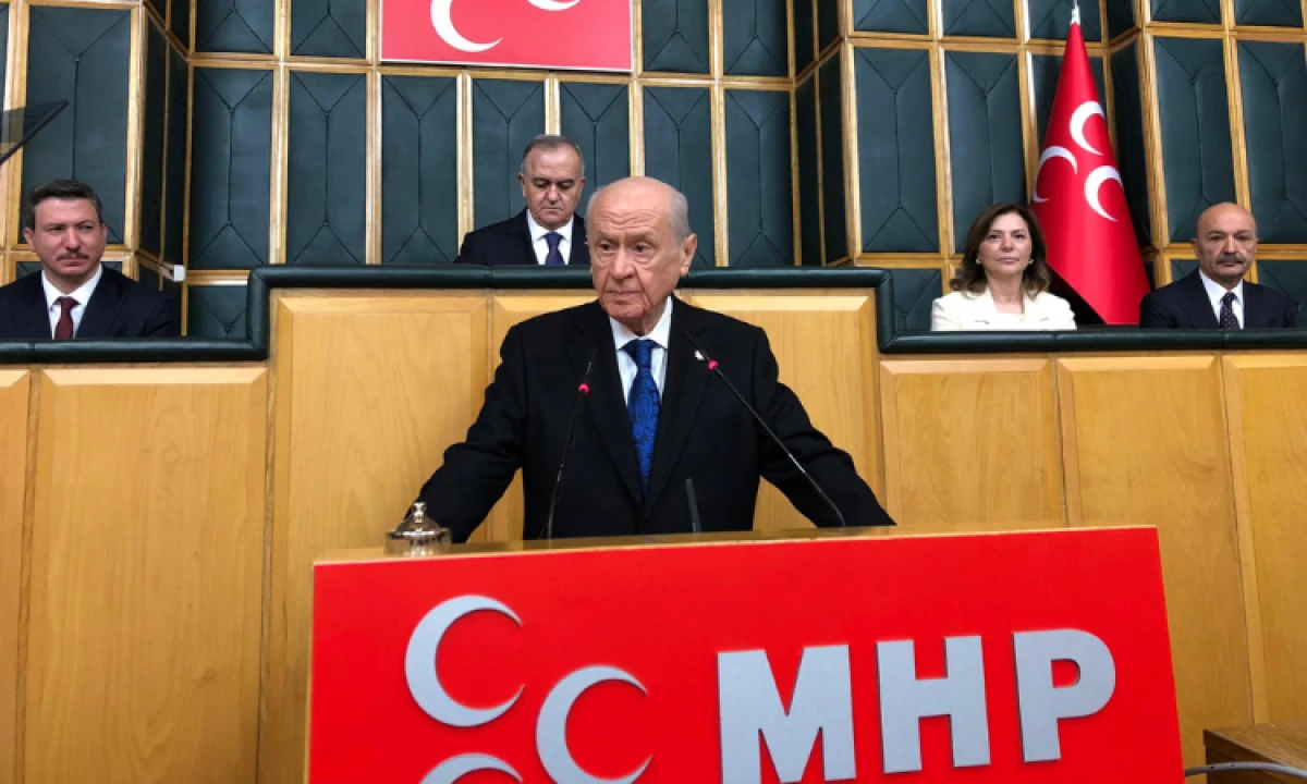Devlet Bah&ccedil;eli'den SDG'ye &ldquo;İmralı'ya uy&rdquo; &ccedil;ağrısı