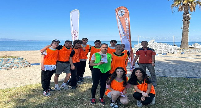Dikili Gençlik Haftası Oryantiring Yarışı İle Coşkuyla Başladı