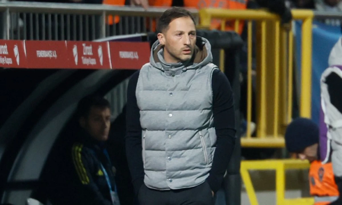 Domenico Tedesco&rsquo;dan takım ve transfer a&ccedil;ıklaması