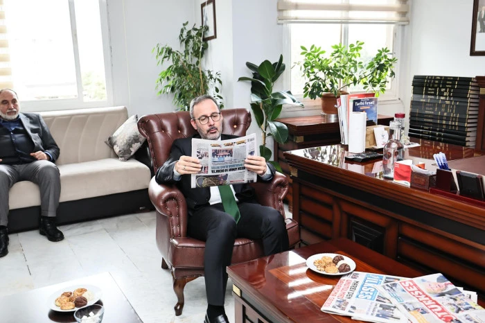 Dr. Mehmet Kasapoğlu İzmir&rsquo;de Gazetecilerin G&uuml;n&uuml;n&uuml; Kutladı