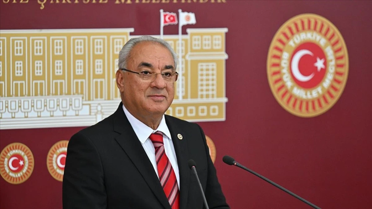 DSP Genel Başkanı Aksakallı T&uuml;rk bayrağına yapılan saldırıyı kınadı