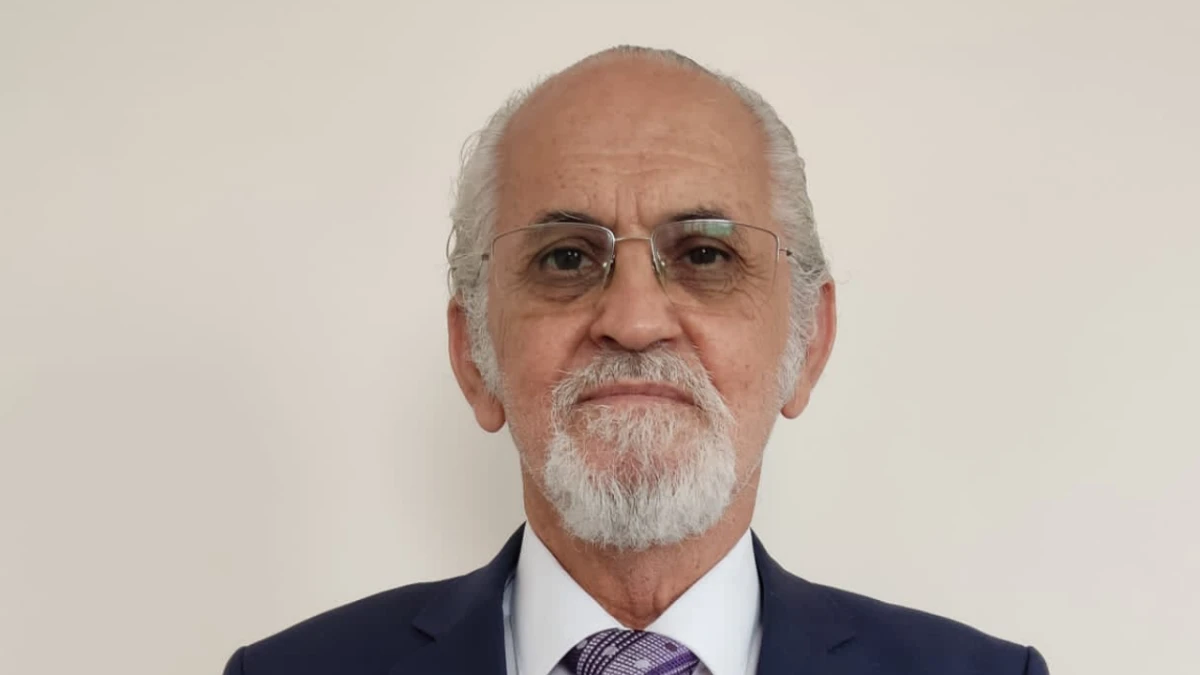 Duayen gazeteciden çocuklara kitap hediyesi