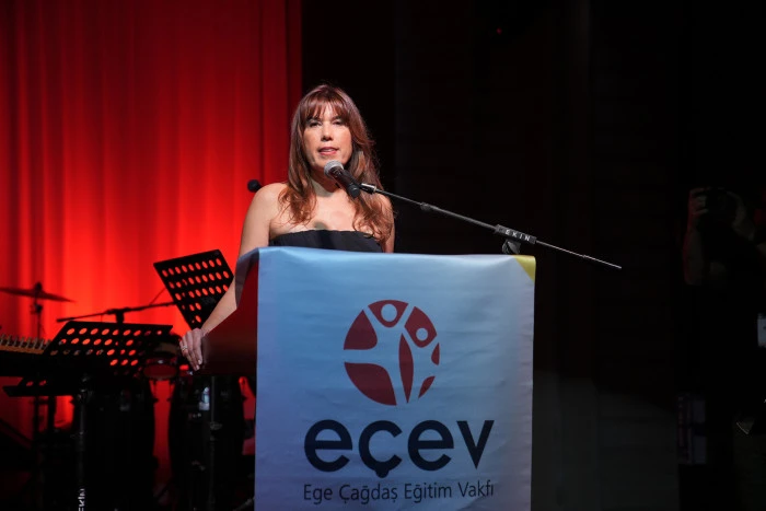 E&Ccedil;EV 30. yıl balosunda eğitim dostlarıyla buluştu