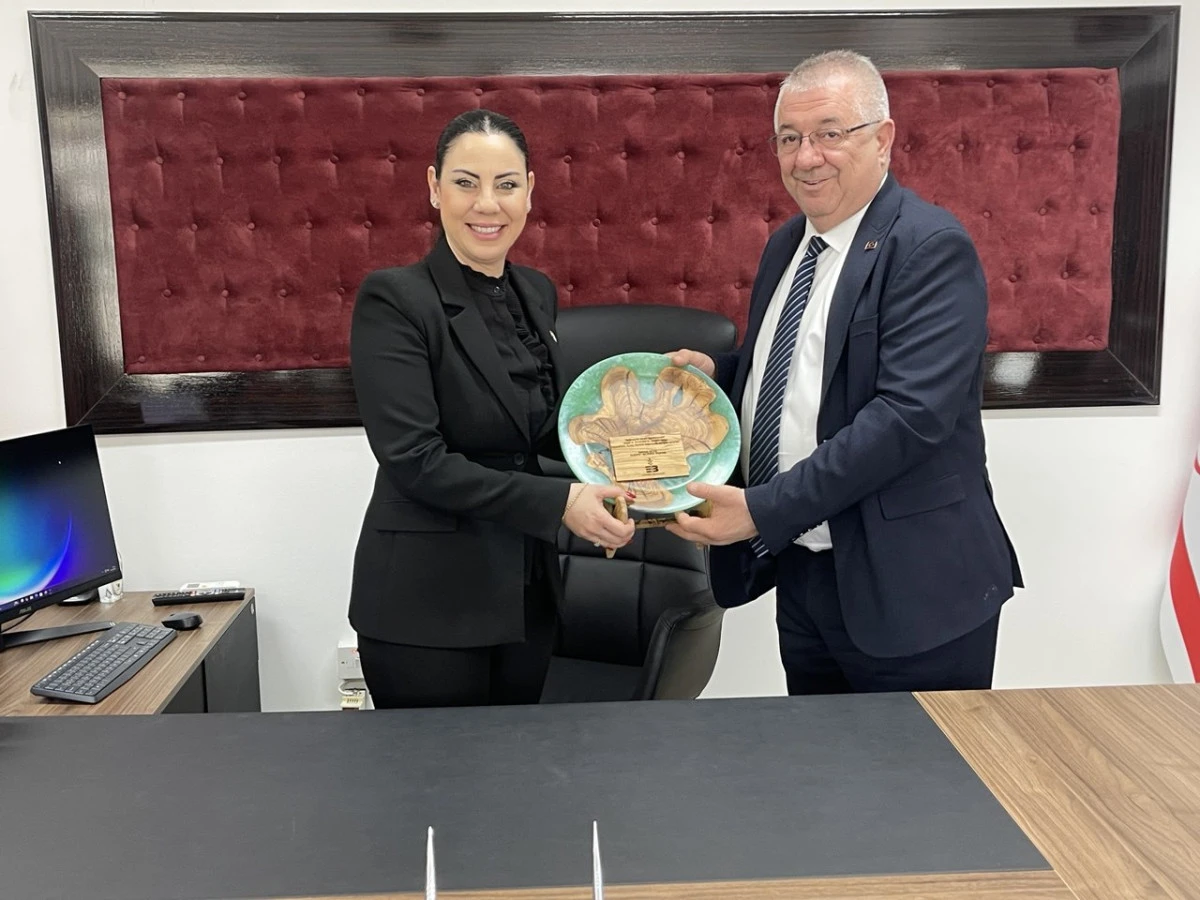 Edremit Heyeti KKTC’nin 42. Kuruluş Yıldönümünü Kutladı