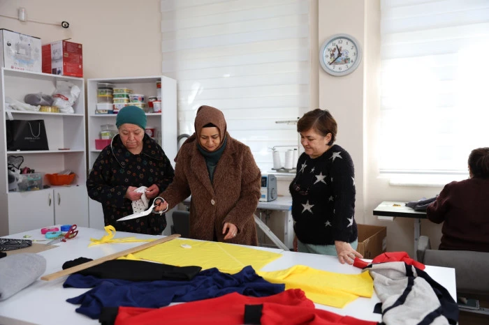 Efeler&rsquo;de Hanımevleri &Uuml;retimin Merkezi Oldu