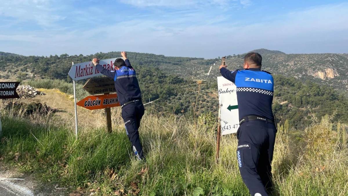 Efes Selçuk’ta Görüntü Kirliliği Yaratan Tabelalar Kaldırılıyor