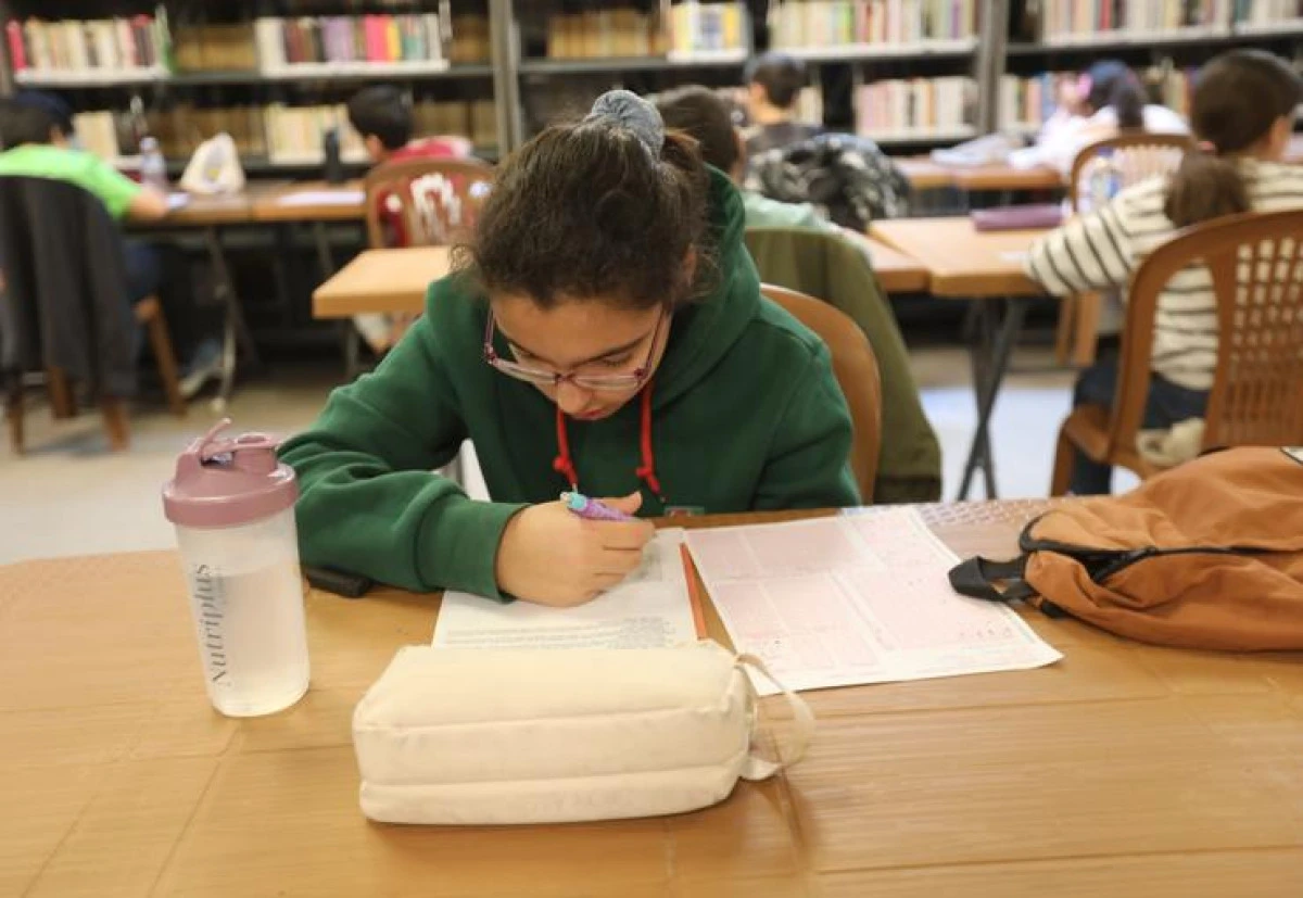 Efes Sel&ccedil;uk&rsquo;ta sınava hazırlanan &ouml;ğrencilere belediye desteği