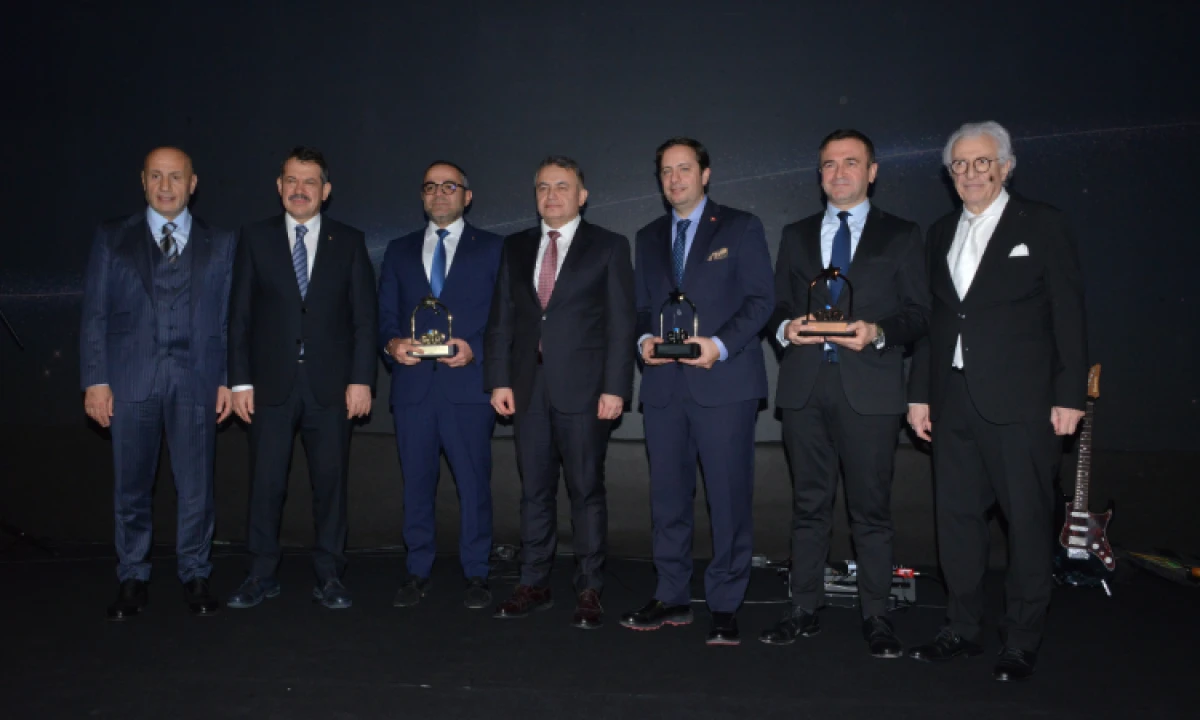 Ege İhracat&ccedil;ı Birlikleri &ldquo;İhracatın Yıldızları&rdquo; T&ouml;reni D&uuml;zenledi