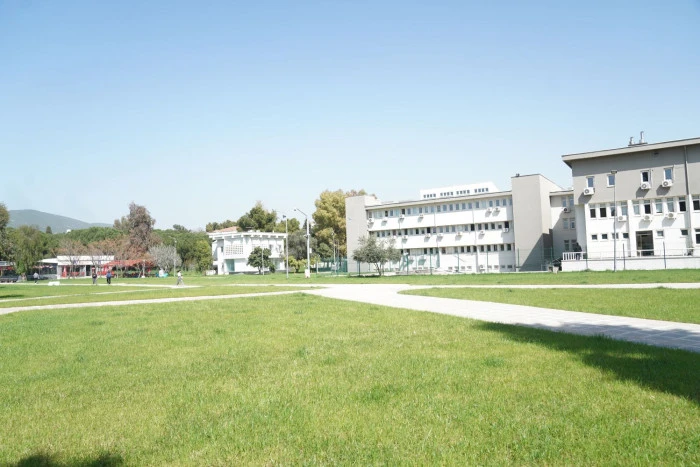 Ege &Uuml;niversitesi &ccedil;evre dostu kamp&uuml;s hedefinde b&uuml;y&uuml;k sı&ccedil;rama yaptı