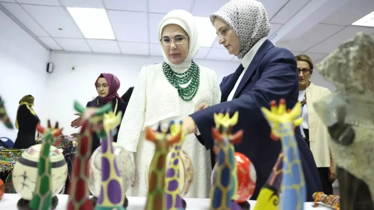 Emine Erdoğan'dan, Yunus Emre Enstitüsüne Ziyaret