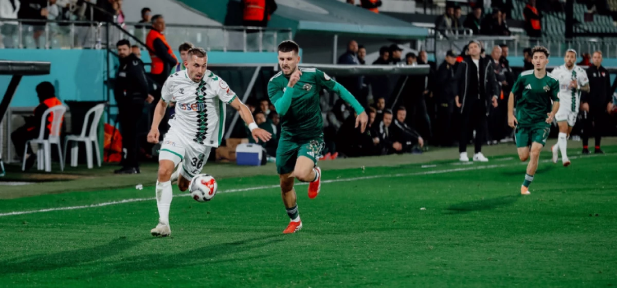 Esenler Erokspor Sakaryaspor’u farklı mağlup etti