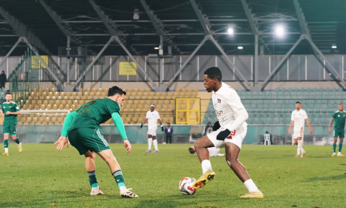 Esenler Erokspor Vanspor ma&ccedil;ında gol sesi &ccedil;ıkmadı