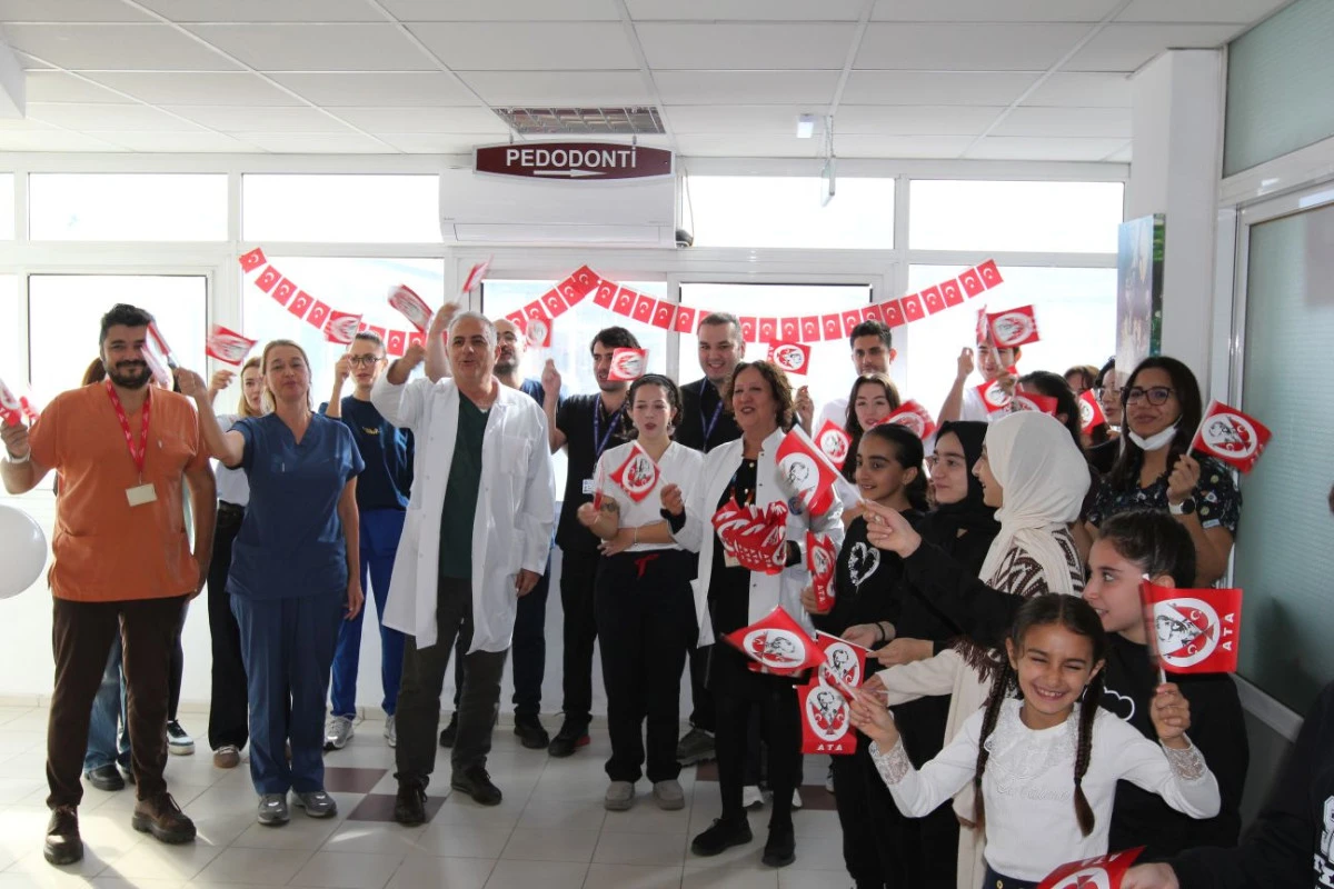 EÜ Diş Hekimliği Fakültesinden çocuklara Cumhuriyet coşkusu