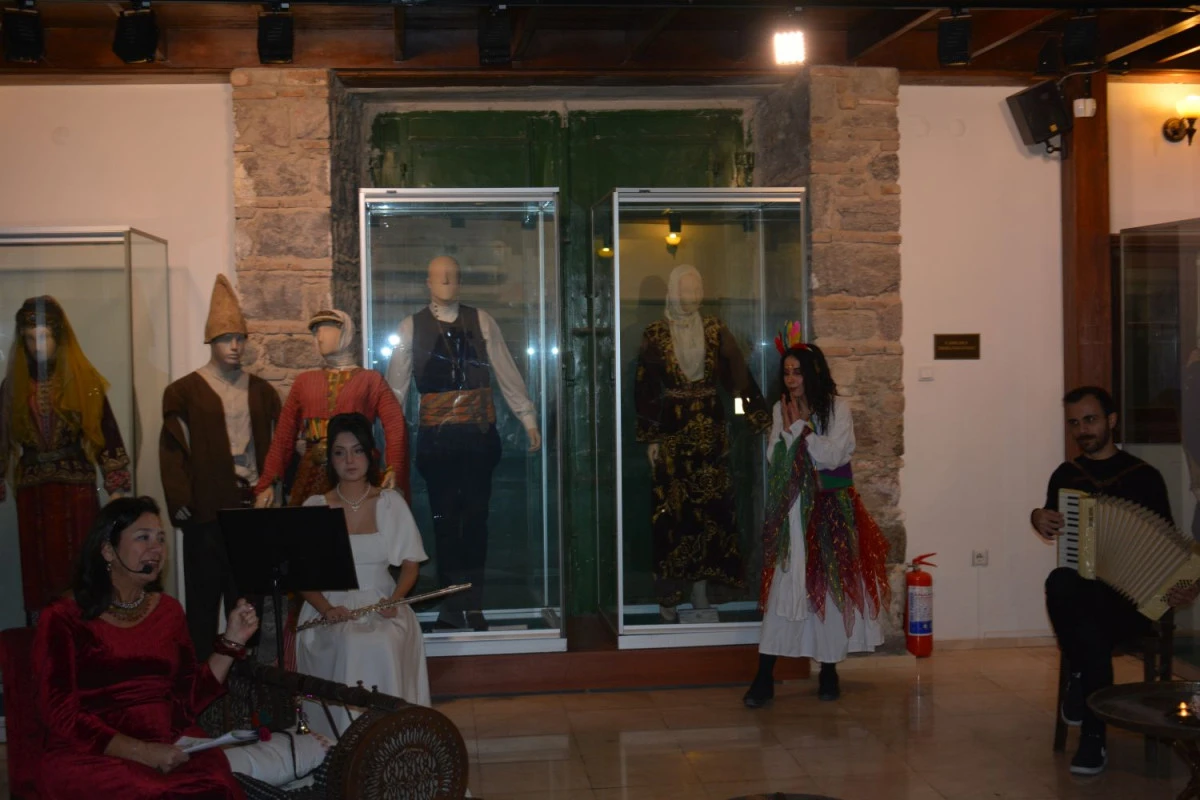 E&Uuml;&rsquo;de masallar, ezgiler ve danslar buluştu