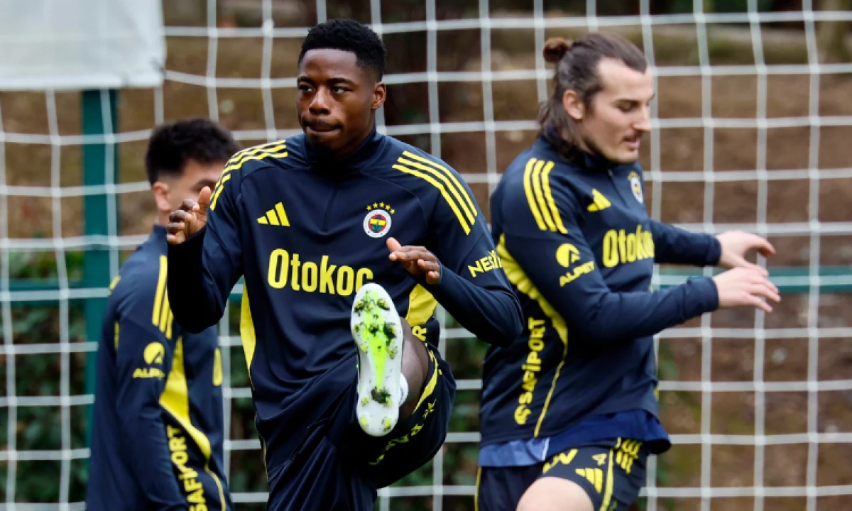 Fenerbah&ccedil;e&rsquo;nin Samsunspor ma&ccedil;ı kamp kadrosu a&ccedil;ıklandı