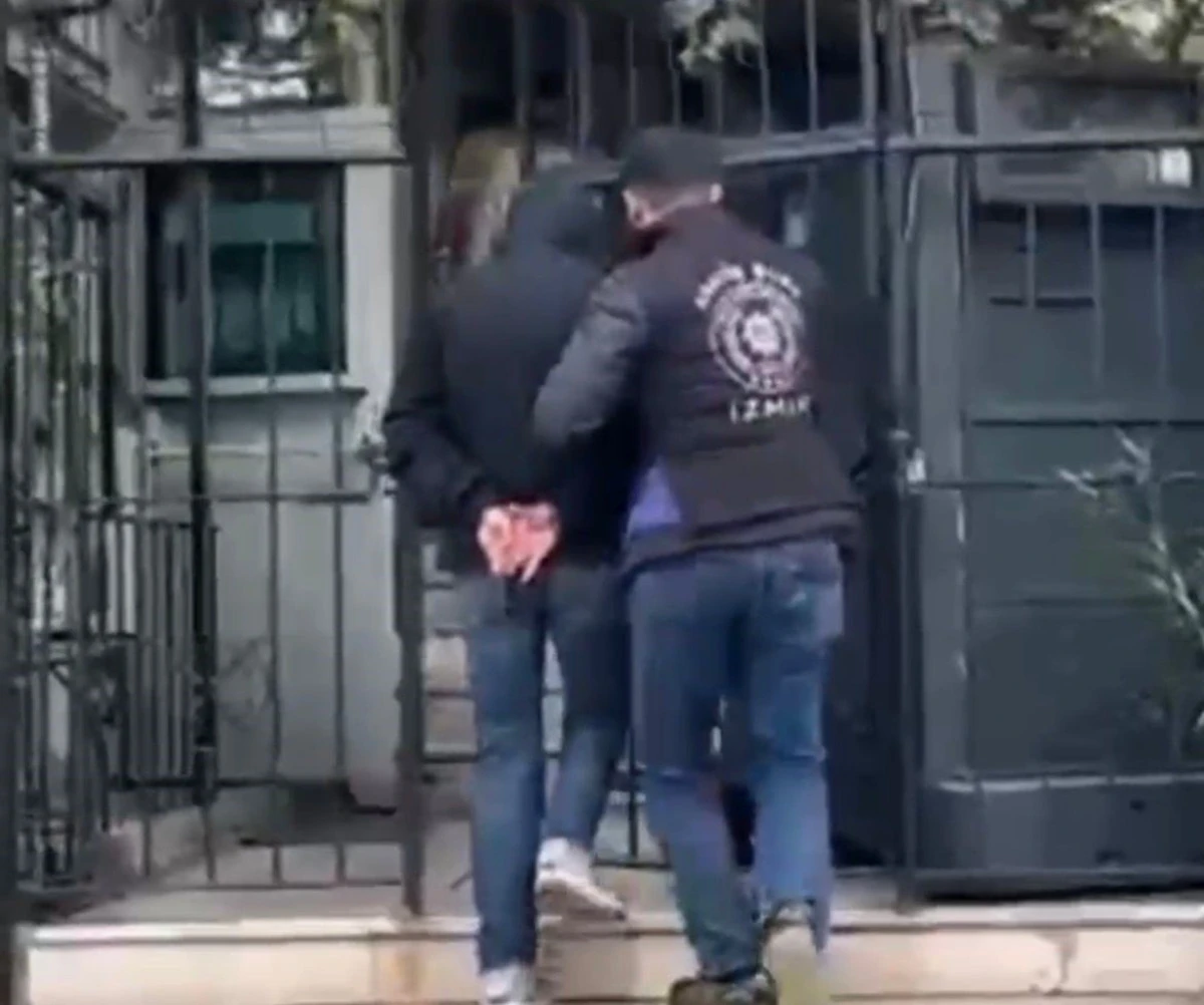 Firari şahıs polis tarafından İzmir’de ele geçirildi