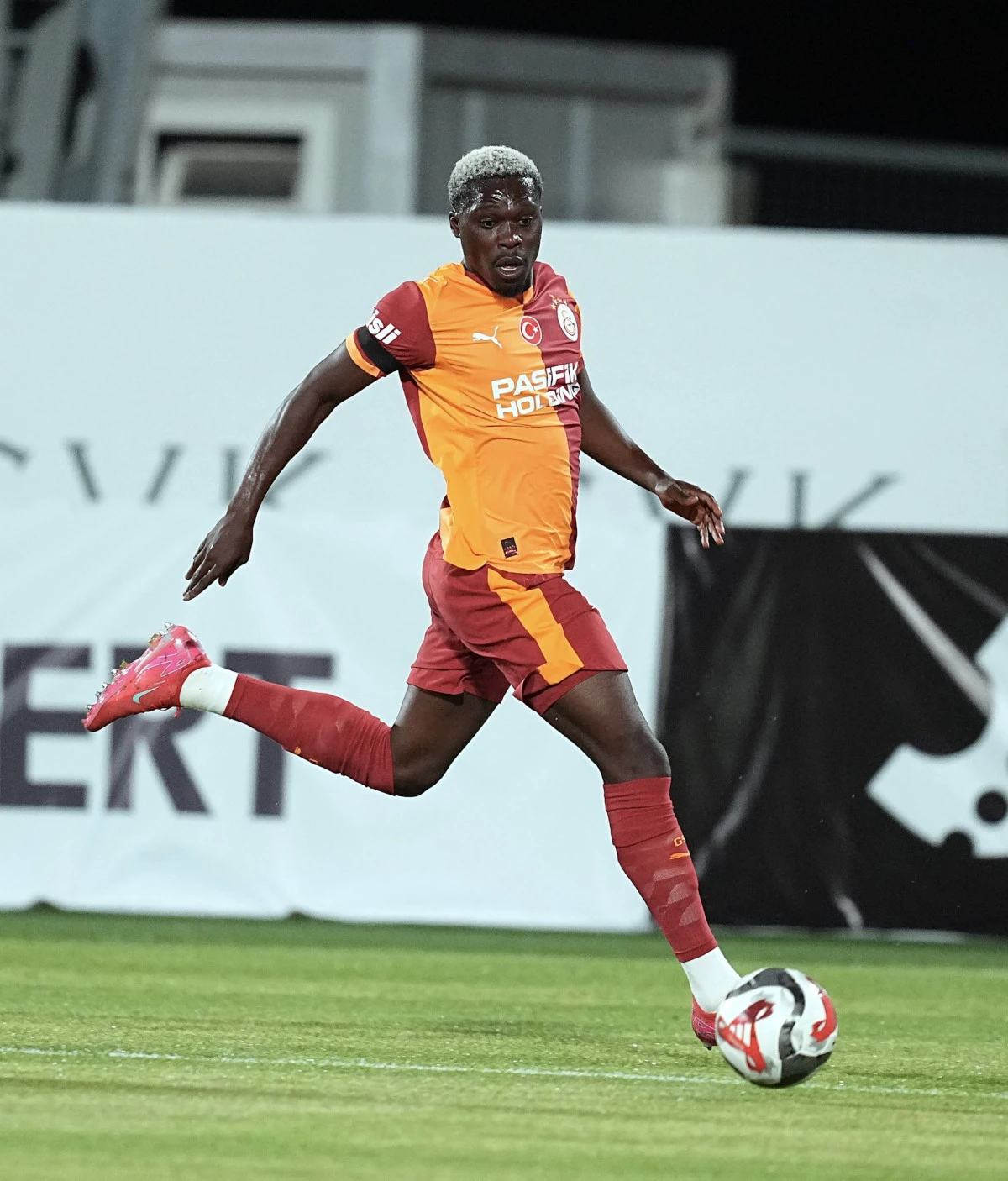 Galatasaray, Derrick Köhn transferini değerlendiriyor
