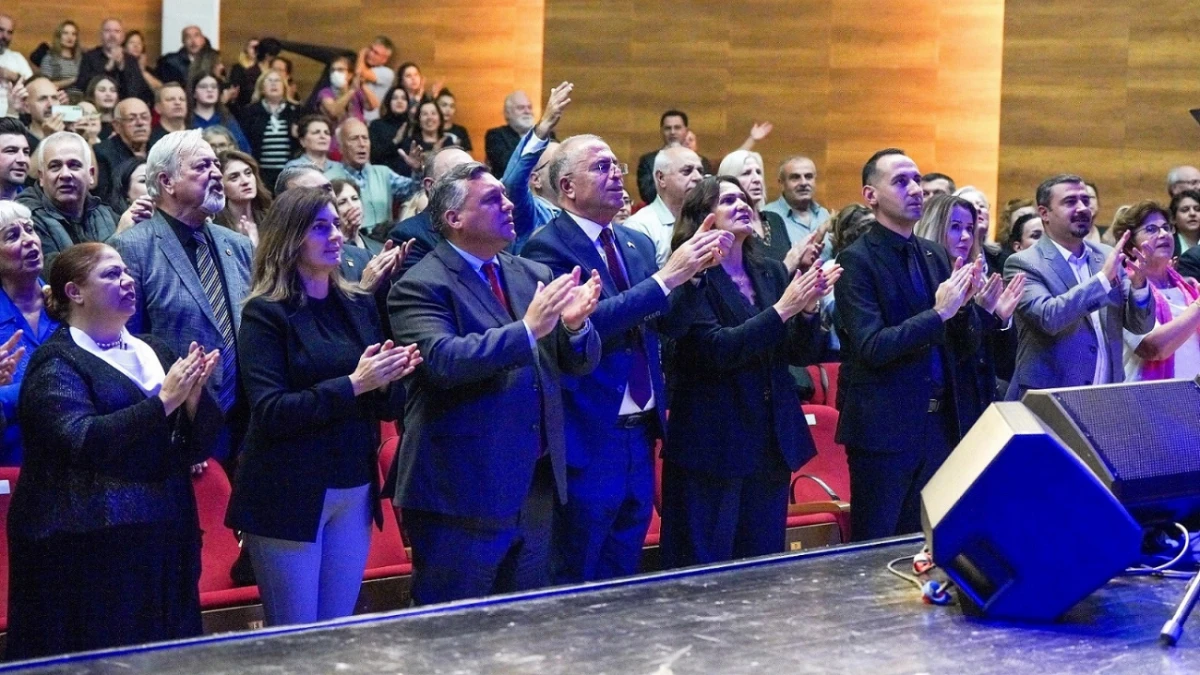 Gaziemir’de Ata', Sevdiği Şarkılarla Anıldı