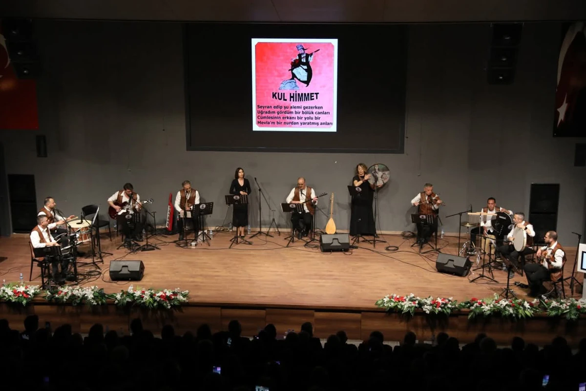 Grup Mihman Dikili&rsquo;de sanatseverlerle buluştu