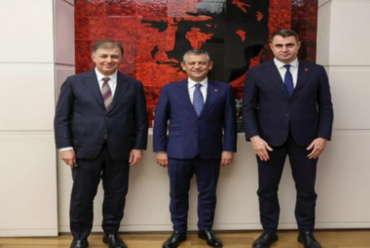 G&uuml;&ccedil; ve Tugay, CHP Genel Başkanı &Ouml;zel&rsquo;i Ankara&rsquo;da ziyaret etti