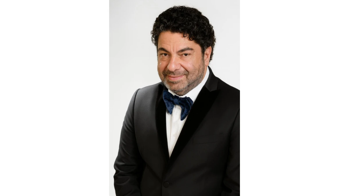 Hakan Taşıyan nakil sonrası sahnede