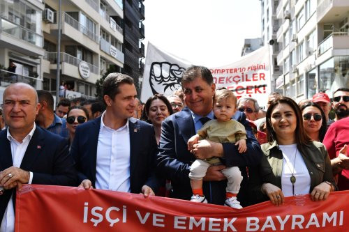 Halkın Başkanı Tugay, İzmir'de 1 Mayıs Coşkusuna Ortak Oldu